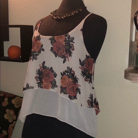 Shasa Floral Racerback Crop Top - Picture 3 of 7